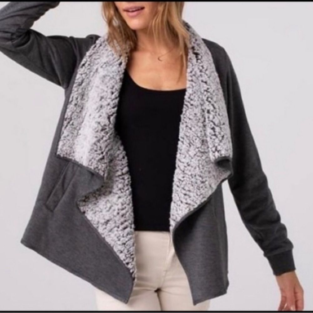 Thread & Supply Sherpa Lined Open Front Oversized Cardigan Gray White Small